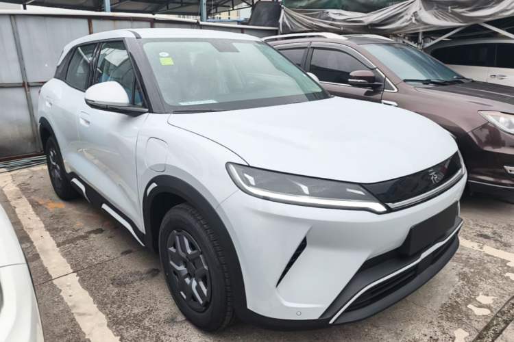 Used BYD Yuan UP 2025 Model 301KM Leading Version Front Right 45 Deg