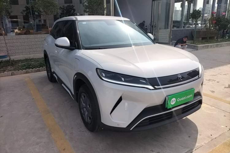 Used BYD Yuan UP 2025 Model 301KM Leading Version Front Right 45 Deg