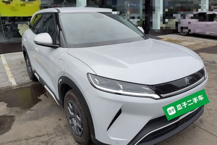 Used BYD Yuan UP 2025 Model 301KM Leading Version Front Right 45 Deg