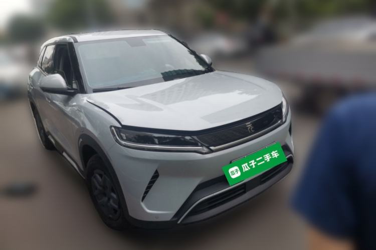 Used BYD Yuan UP 2025 Model 301KM Leading Version Front Right 45 Deg