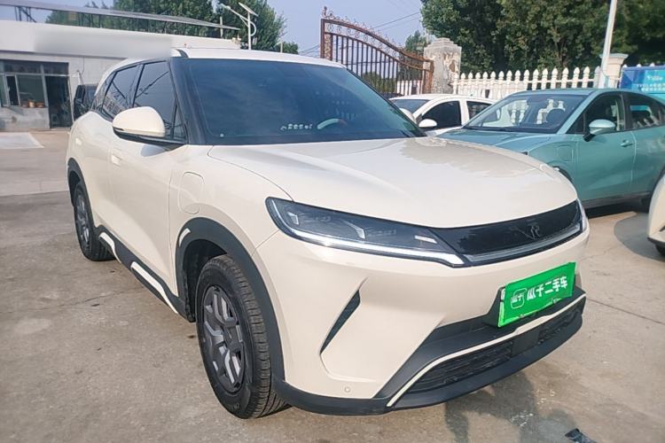 Used BYD Yuan UP 2025 Model 301KM Leading Version Front Right 45 Deg