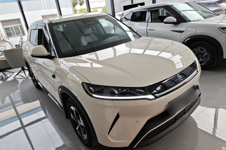 Used BYD Yuan UP 2025 Intelligent Driving Version 401 km Leading Edition Front Right 45 Deg