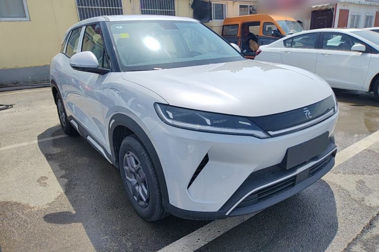 Used BYD Yuan UP 2025 Model 301KM Leading Version Front Right 45 Deg