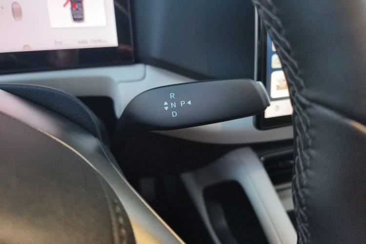 Used BYD Yuan UP 2025 Intelligent Driving Version 401 KM Dynamic Edition Gear Lever