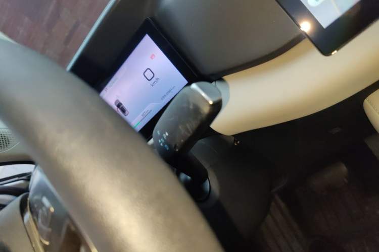 Used BYD Yuan UP 2025 Model 301KM Leading Version Gear Lever