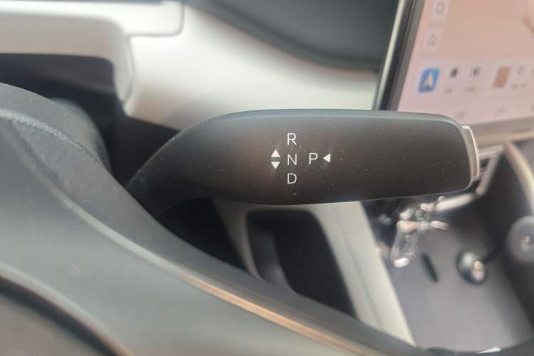 Used BYD Yuan UP 2025 Intelligent Driving Version 401 km Leading Edition Gear Lever