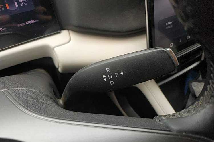 Used BYD Yuan UP 2025 Intelligent Driving Version 401 KM Dynamic Edition Gear Lever