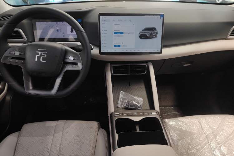 Used BYD Yuan UP 2025 Intelligent Driving Version 401 KM Dynamic Edition Gear Lever