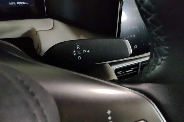 Used BYD Yuan UP 2025 Intelligent Driving Version 401 KM Dynamic Edition Gear Lever
