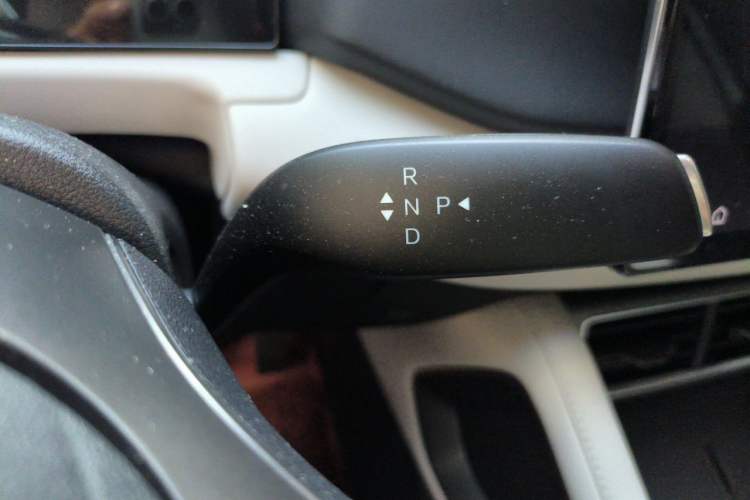 Used BYD Yuan UP 2025 Intelligent Driving Version 401 KM Dynamic Edition Gear Lever