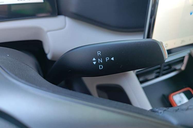 Used BYD Yuan UP 2025 Intelligent Driving Version 401 KM Dynamic Edition Gear Lever