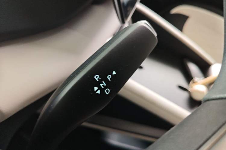 Used BYD Yuan UP 2025 Model 301KM Leading Version Gear Lever