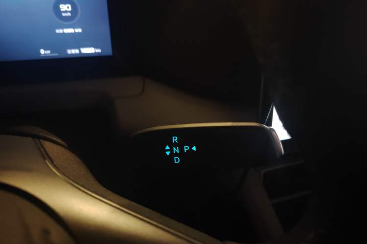 Used BYD Yuan UP 2025 Intelligent Driving Version 401 KM Dynamic Edition Gear Lever