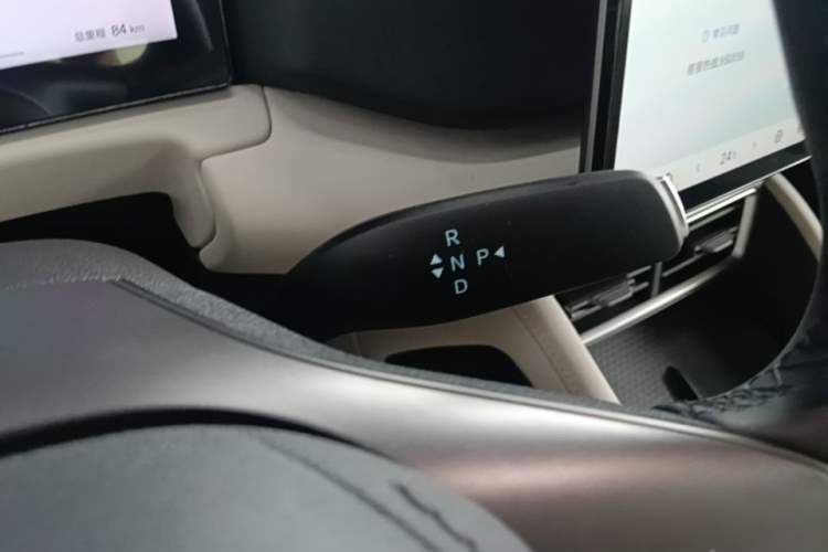 Used BYD Yuan UP 2025 Intelligent Driving Version 401 KM Dynamic Edition Gear Lever