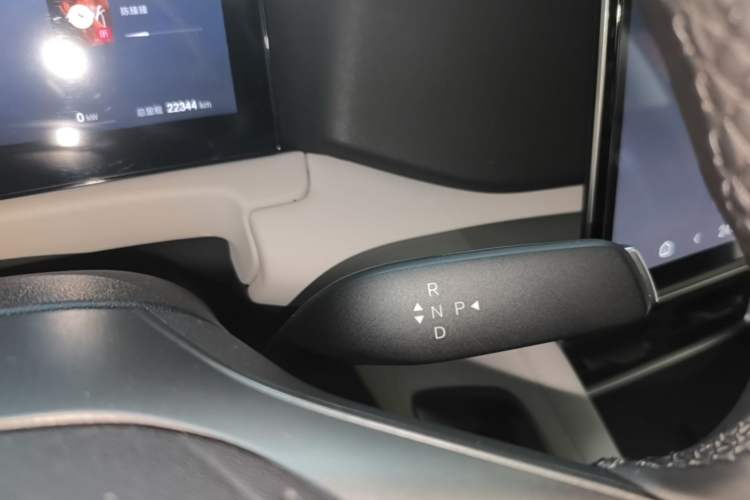 Used BYD Yuan UP 2025 Intelligent Driving Version 401 KM Dynamic Edition Gear Lever