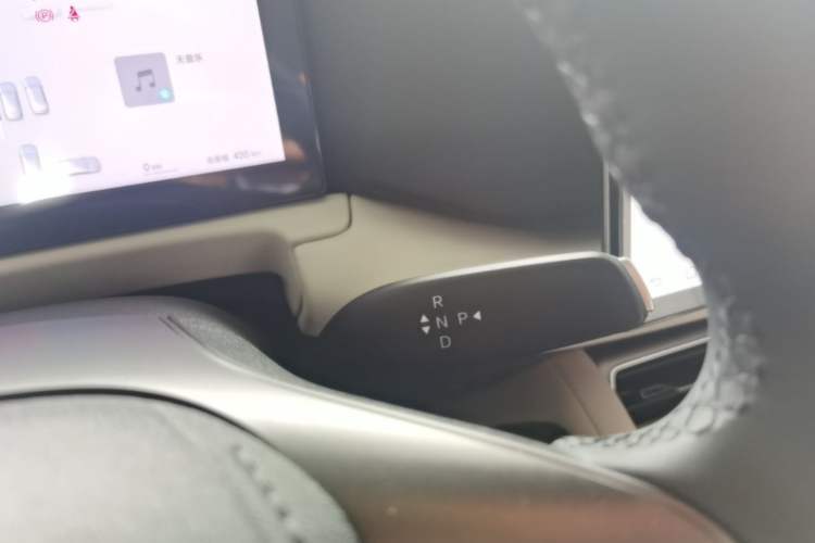 Used BYD Yuan UP 2025 Intelligent Driving Version 401 KM Dynamic Edition Gear Lever