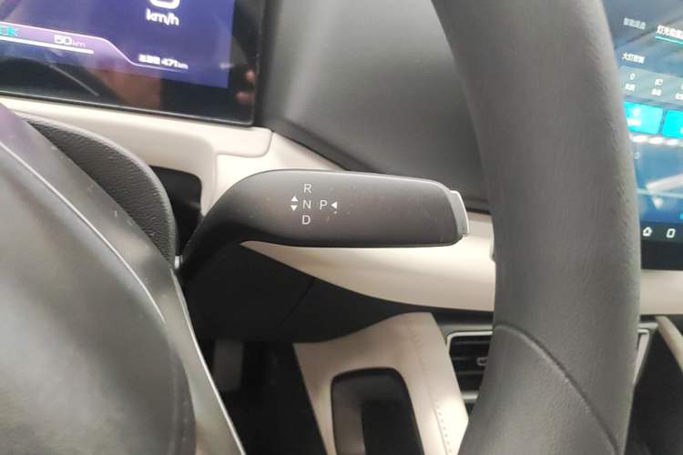 Used BYD Yuan UP 2025 Model 301KM Leading Version Gear Lever