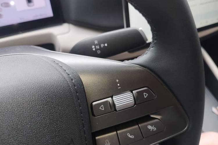 Used BYD Yuan UP 2025 Intelligent Driving Version 401 KM Dynamic Edition Gear Lever
