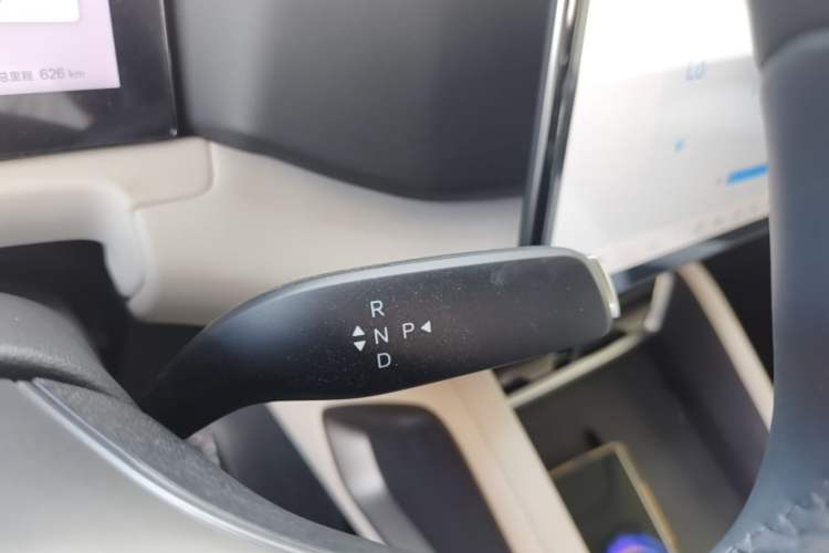 Used BYD Yuan UP 2025 Intelligent Driving Version 401 km Leading Edition Gear Lever