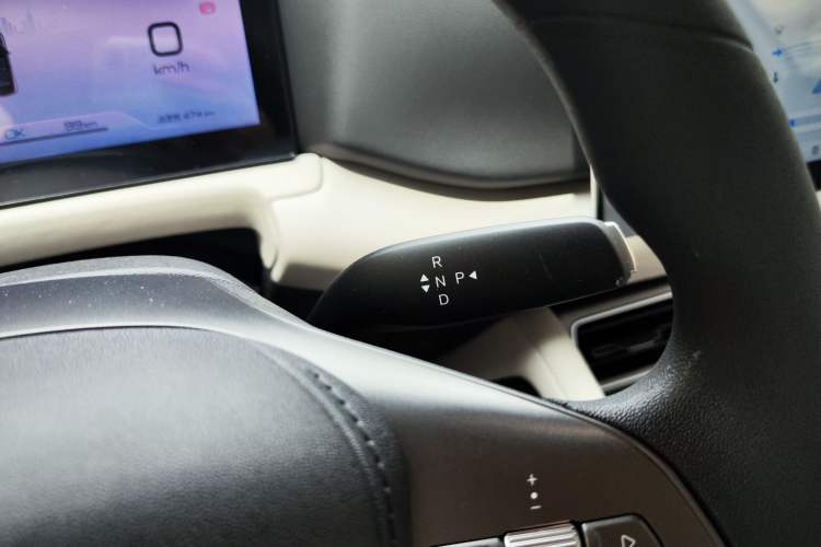 Used BYD Yuan UP 2025 Model 301KM Leading Version Gear Lever