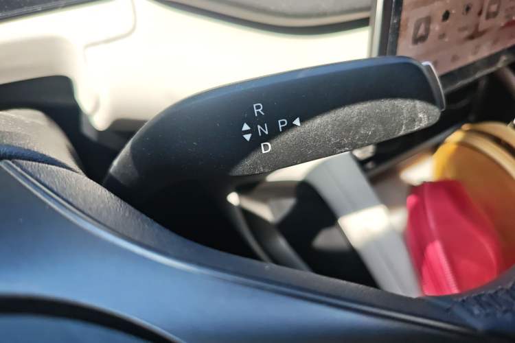 Used BYD Yuan UP 2025 Intelligent Driving Version 401 KM Dynamic Edition Gear Lever