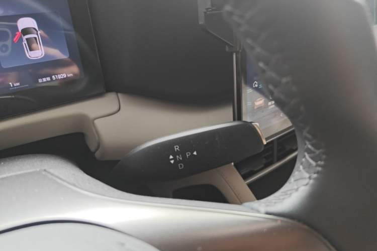 Used BYD Yuan UP 2025 Intelligent Driving Version 401 KM Dynamic Edition Gear Lever