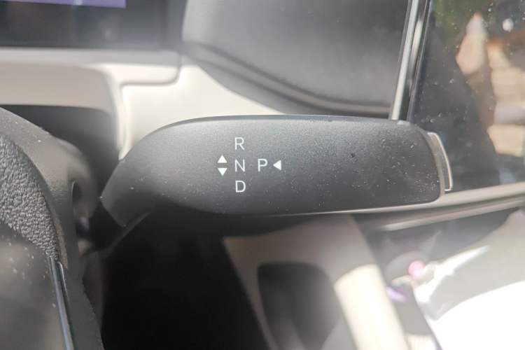 Used BYD Yuan UP 2025 Intelligent Driving Version 401 KM Dynamic Edition Gear Lever