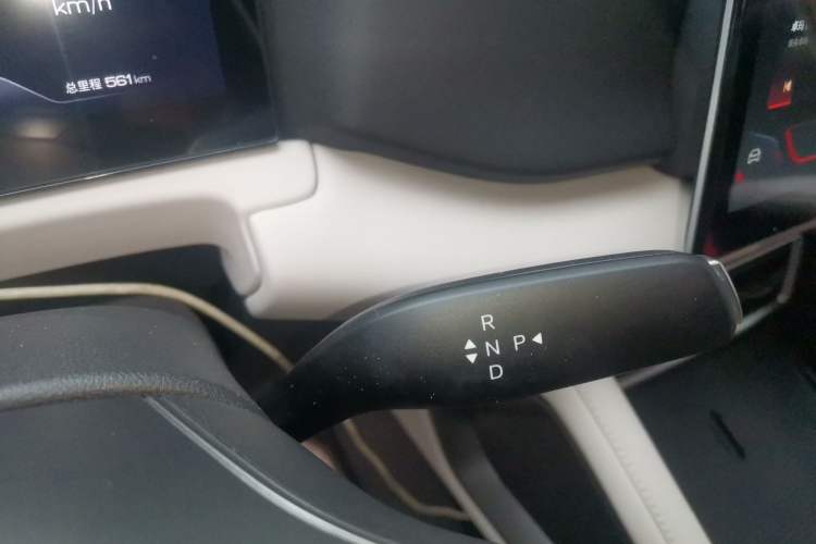 Used BYD Yuan UP 2025 Model 301KM Leading Version Gear Lever