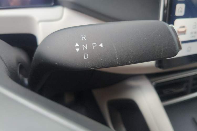 Used BYD Yuan UP 2025 Intelligent Driving Version 401 KM Dynamic Edition Gear Lever