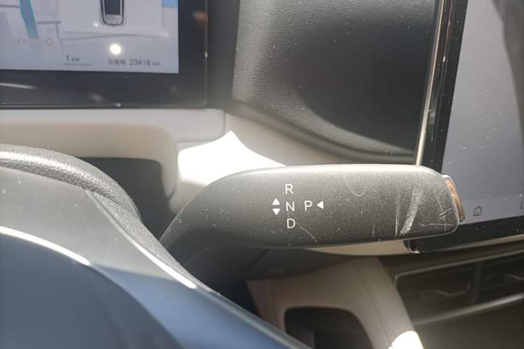 Used BYD Yuan UP 2025 Intelligent Driving Version 401 km Leading Edition Gear Lever