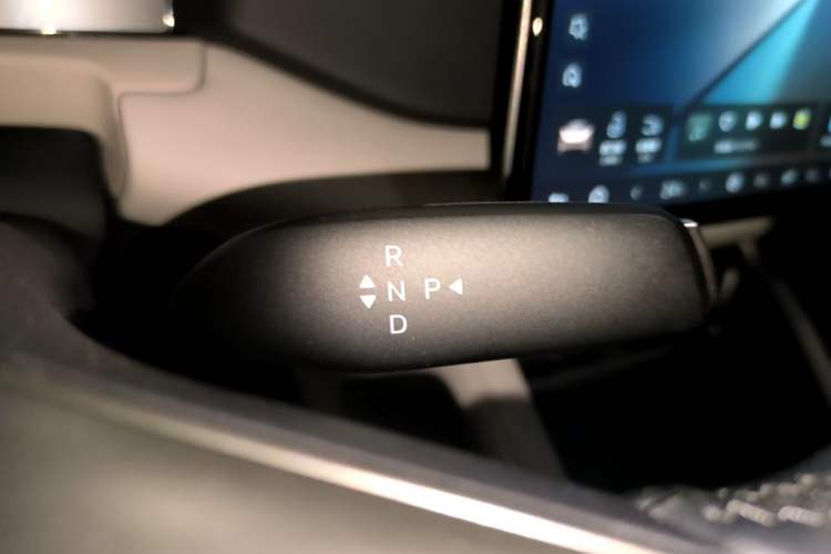 Used BYD Yuan UP 2025 Intelligent Driving Version 401 KM Dynamic Edition Gear Lever