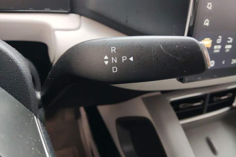 Used BYD Yuan UP 2025 Intelligent Driving Version 401 KM Dynamic Edition Gear Lever