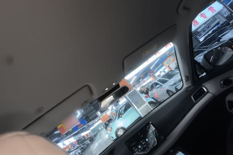Used BYD Yuan UP 2025 Model 301KM Leading Version Headliner