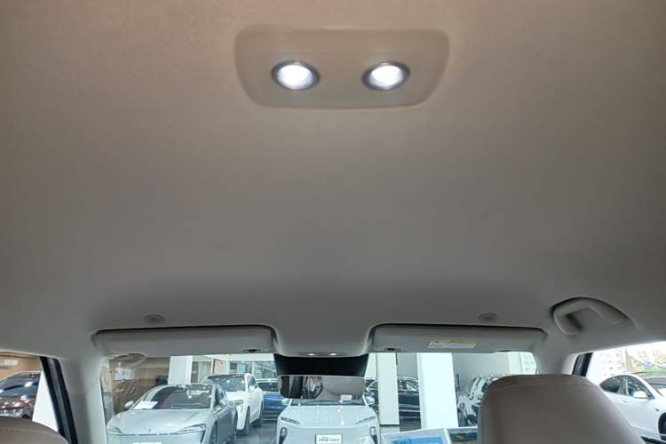 Used BYD Yuan UP 2025 Intelligent Driving Version 401 km Leading Edition Headliner