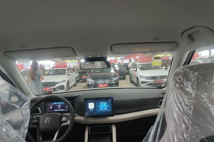 Used BYD Yuan UP 2025 Model 301KM Leading Version Headliner