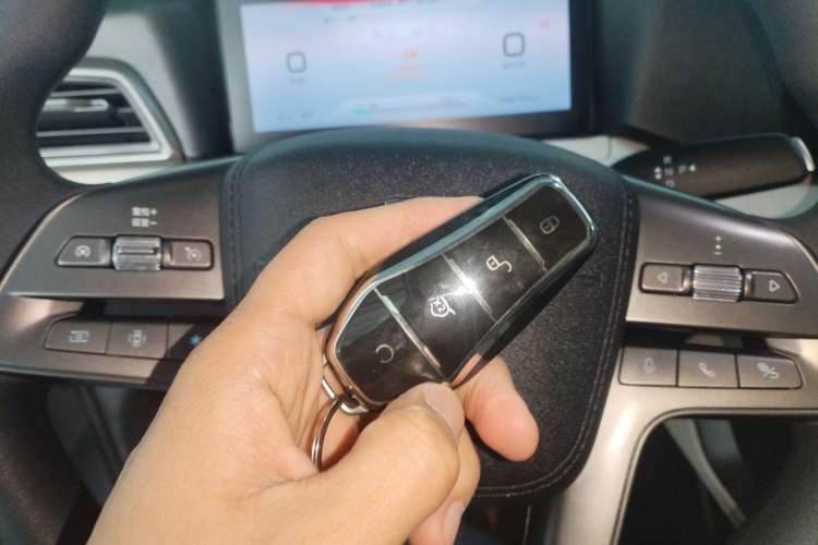 Used BYD Yuan UP 2025 Model 301KM Leading Version Interior 1