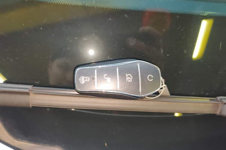 Used BYD Yuan UP 2025 Intelligent Driving Version 401 KM Dynamic Edition Interior 1
