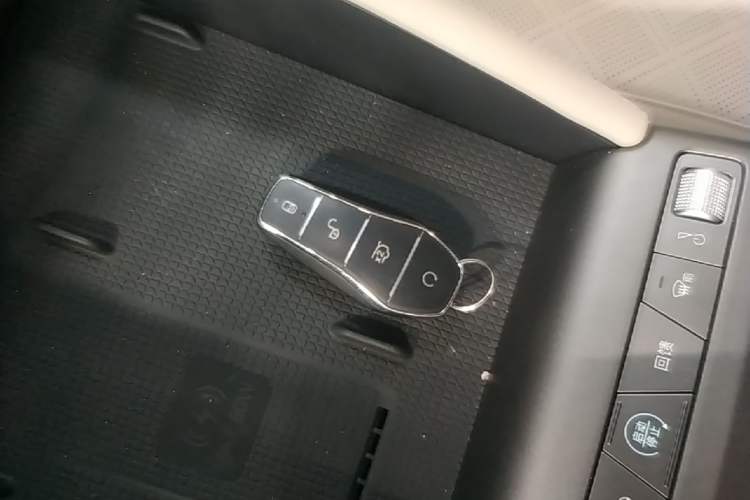 Used BYD Yuan UP 2025 Intelligent Driving Version 401 km Leading Edition Interior 1