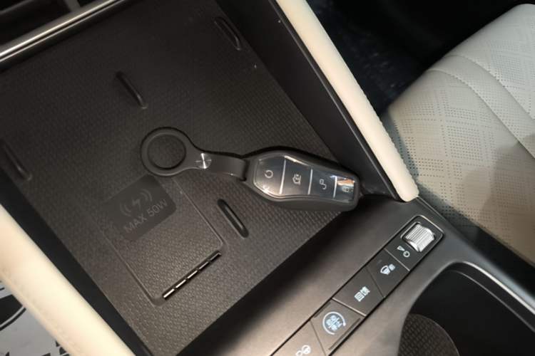Used BYD Yuan UP 2025 Intelligent Driving Version 401 km Leading Edition Interior 1