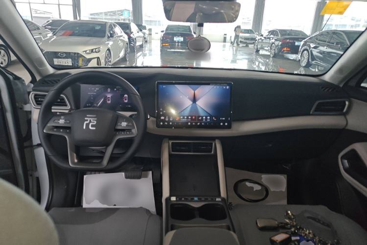 Used BYD Yuan UP 2025 Intelligent Driving Version 401 km Leading Edition Interior 2