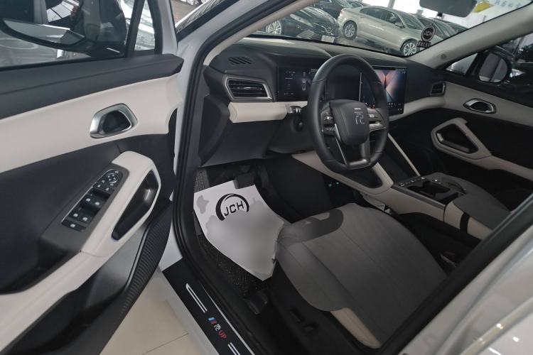 Used BYD Yuan UP 2025 Intelligent Driving Version 401 km Leading Edition Interior 3