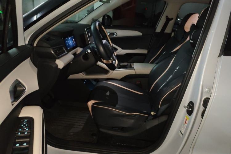 Used BYD Yuan UP 2025 Intelligent Driving Version 401 km Leading Edition Interior 3