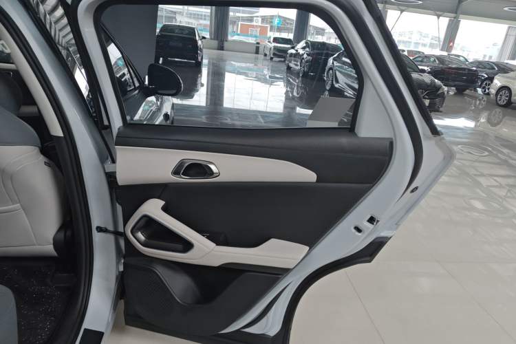 Used BYD Yuan UP 2025 Intelligent Driving Version 401 km Leading Edition Interior 6