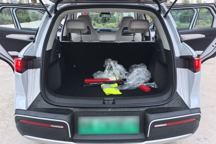 Used BYD Yuan UP 2025 Model 301KM Leading Version Interior 7