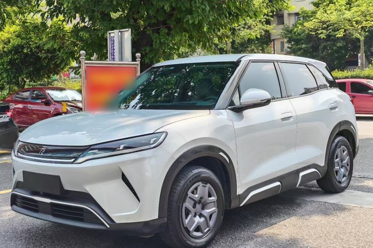 BYD Yuan UP 2025 Model 301KM Leading Version