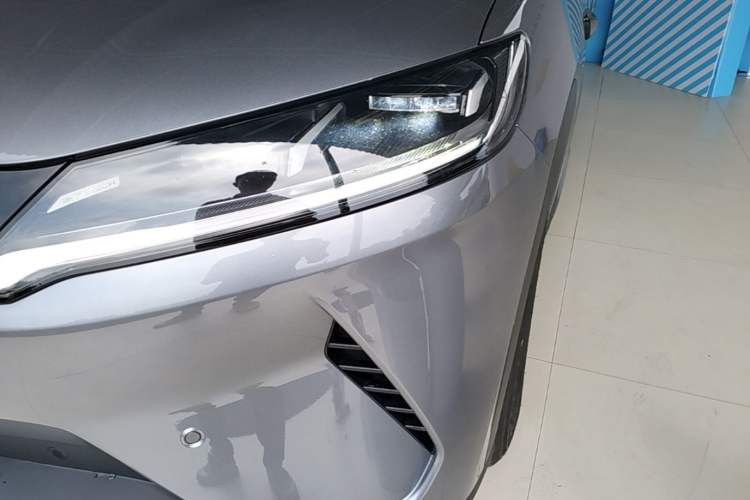 Used BYD Yuan UP 2025 Intelligent Driving Version 401 km Leading Edition Left Front Headlight