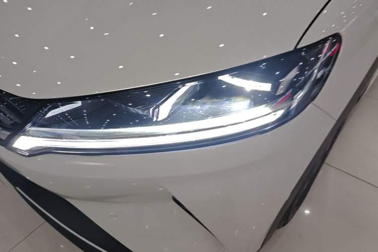 Used BYD Yuan UP 2025 Intelligent Driving Version 401 KM Dynamic Edition Left Front Headlight