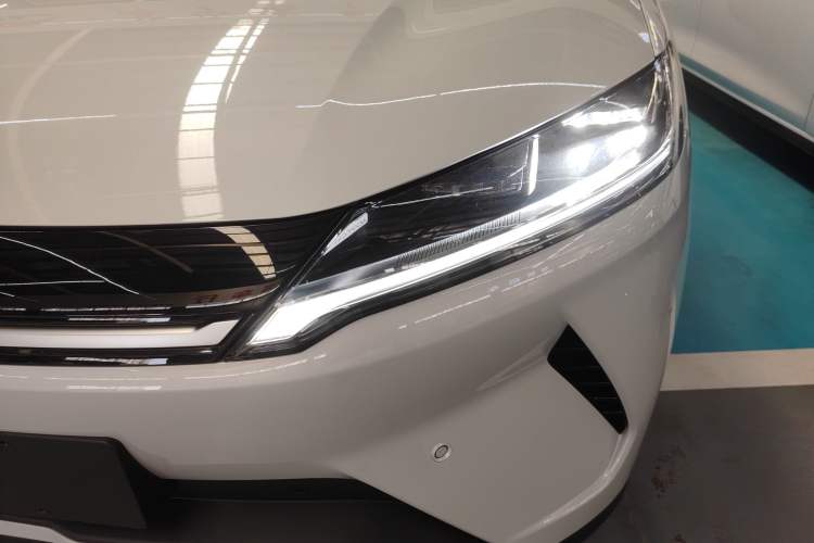 Used BYD Yuan UP 2025 Intelligent Driving Version 401 KM Dynamic Edition Left Front Headlight