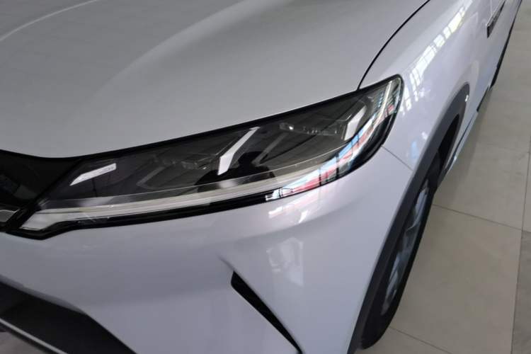 Used BYD Yuan UP 2025 Intelligent Driving Version 401 KM Dynamic Edition Left Front Headlight