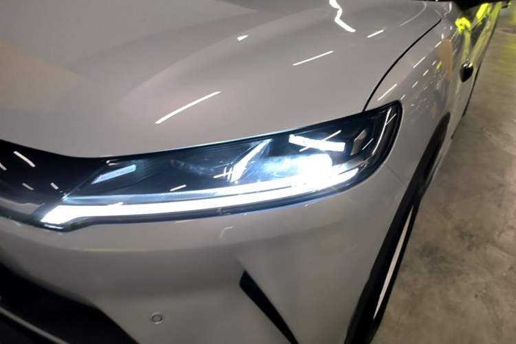 Used BYD Yuan UP 2025 Intelligent Driving Version 401 KM Dynamic Edition Left Front Headlight